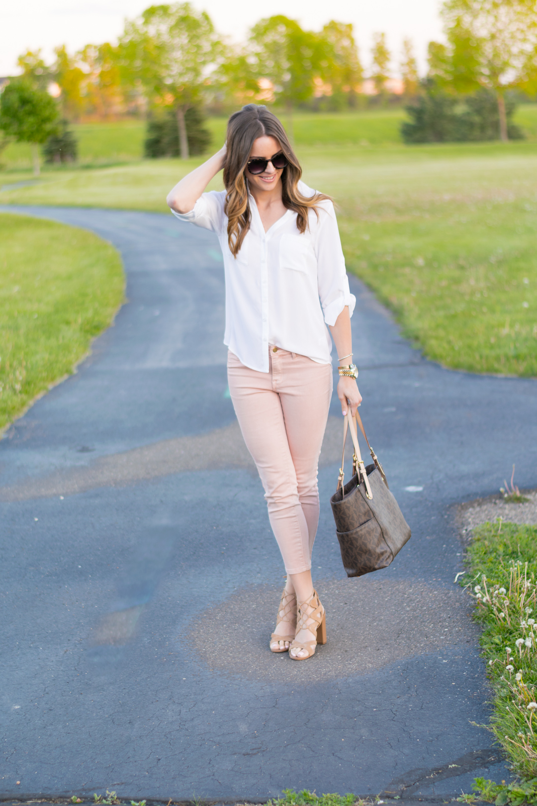 Blush-Pants-Outfit