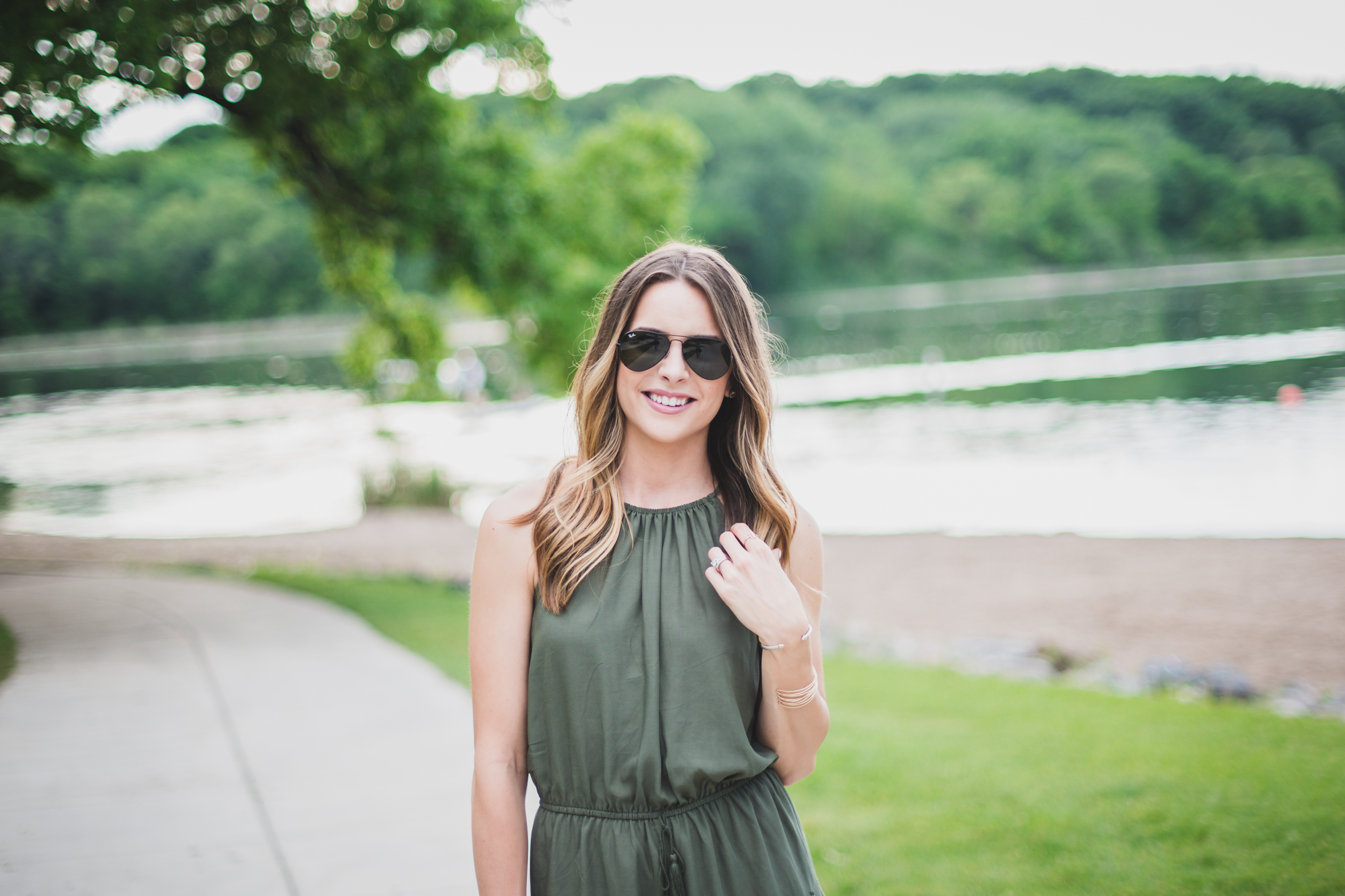black-classic-ray-ban-aviators