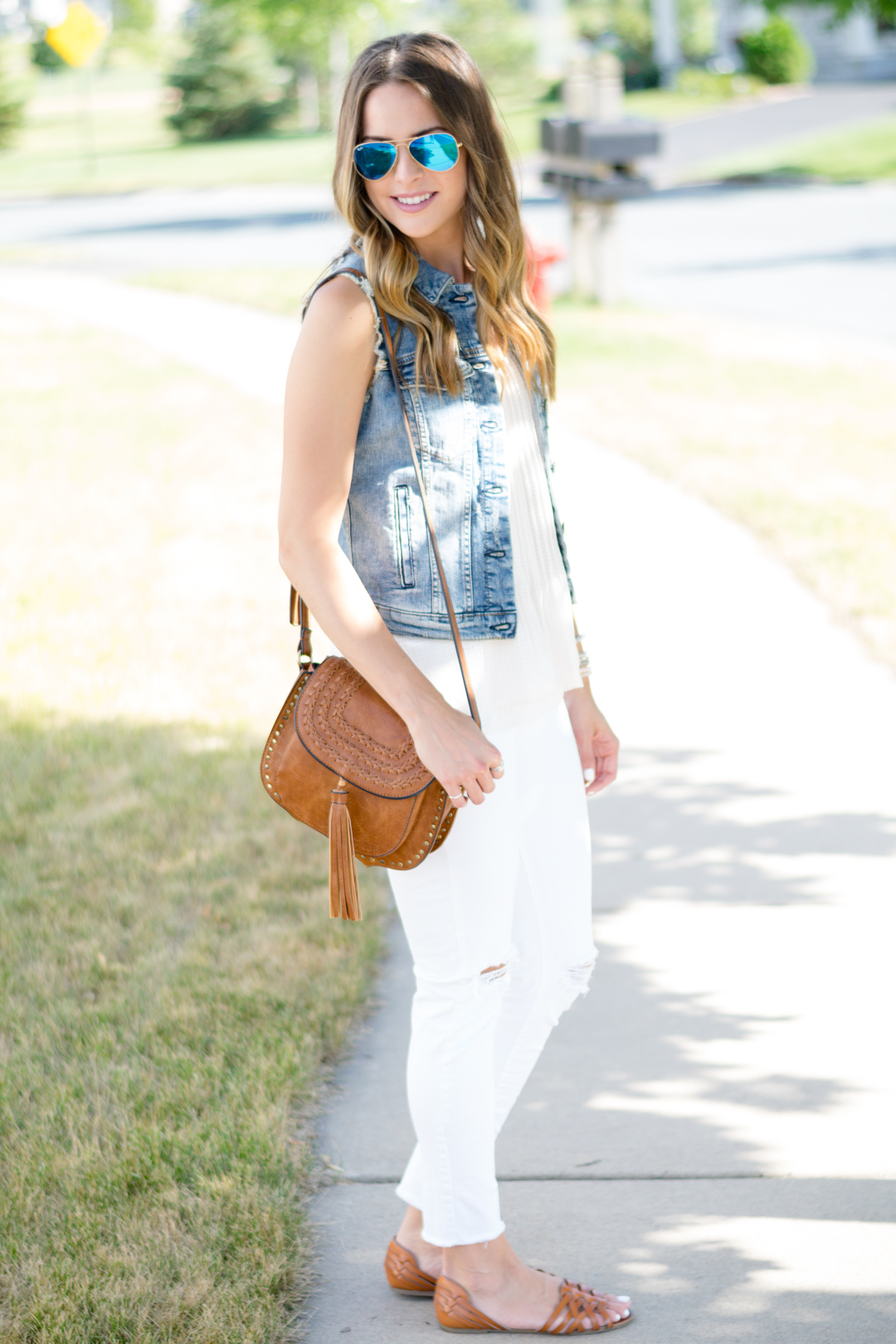 white-and-cognac-outfit