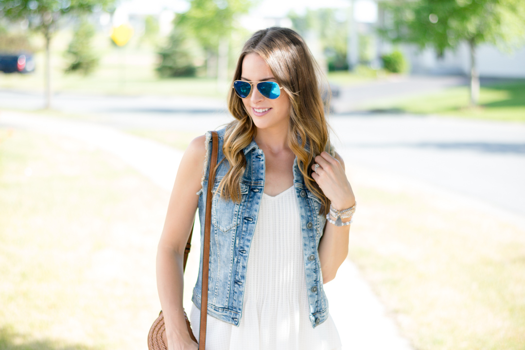 denim-vest-outfit