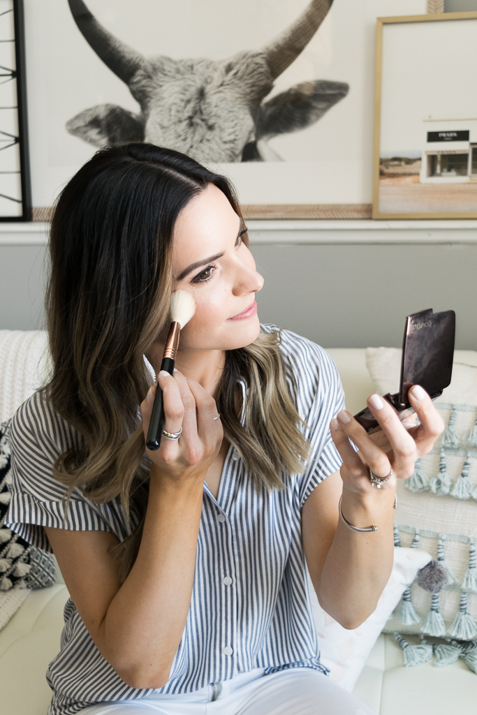 Hourglass Ambient Lighting Powder Luminous Light swatch, MN blogger, spring 2018 makeup