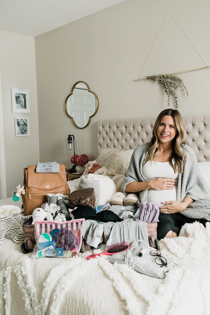 what I'm packing in my hospital bag, what to pack, mama, baby, dad