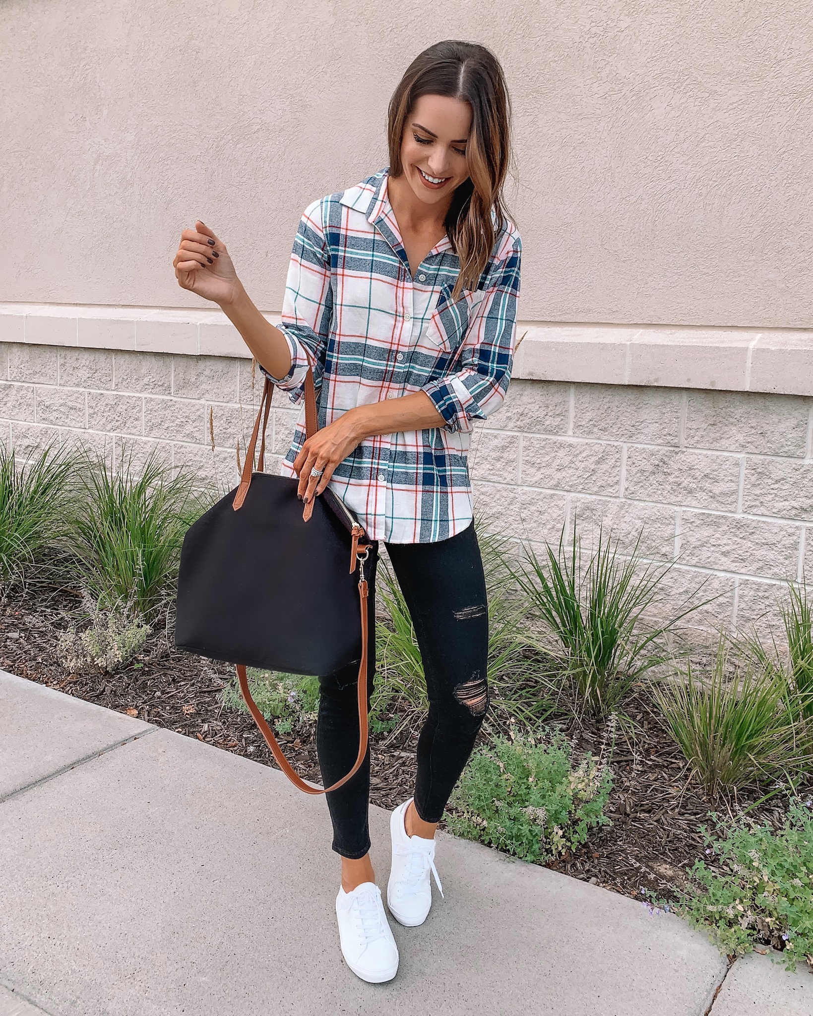 4 ways to style black denim, old navy rockstar super skinny distressed jeans